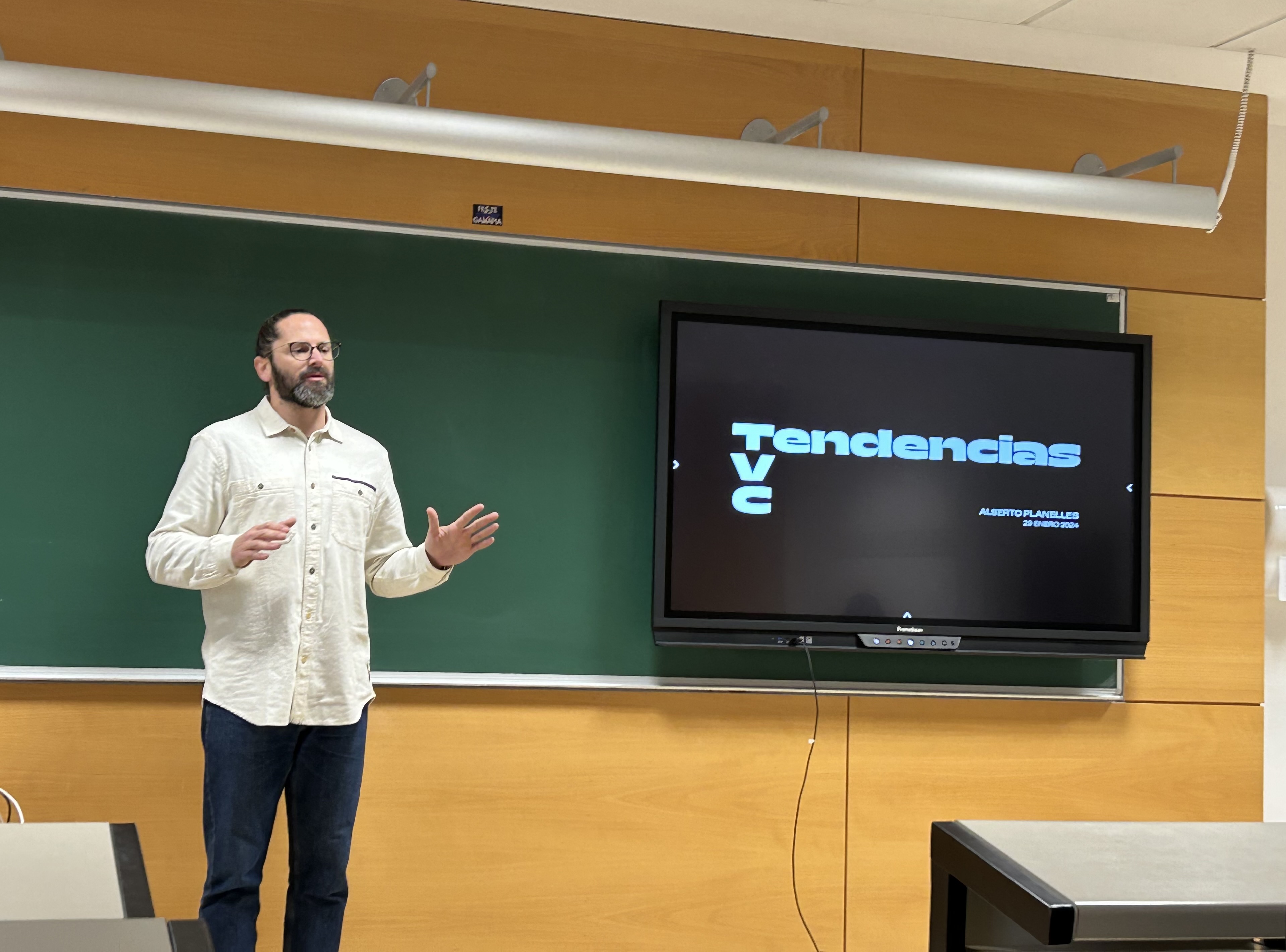 Charla Alberto Planelles